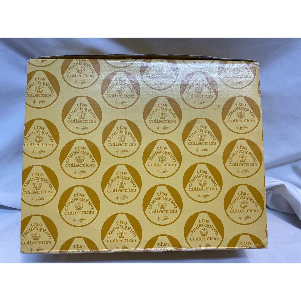 Lefton Porcelain Christopher Collection 5 Pc Nativity Set in Box - Picture 7 of 8